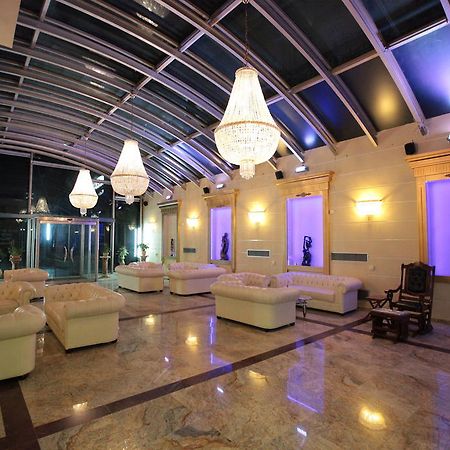Hotel Astoria อีกูเมนิทซา ภายนอก รูปภาพ