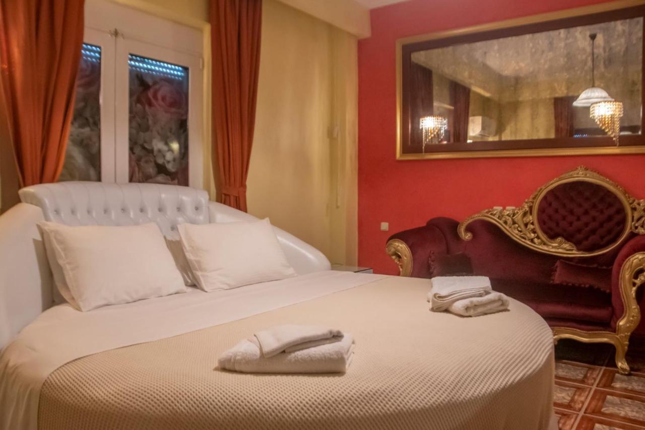 Hotel Astoria อีกูเมนิทซา ภายนอก รูปภาพ