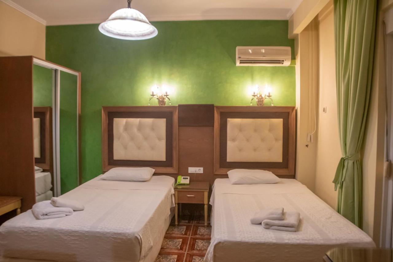 Hotel Astoria อีกูเมนิทซา ภายนอก รูปภาพ