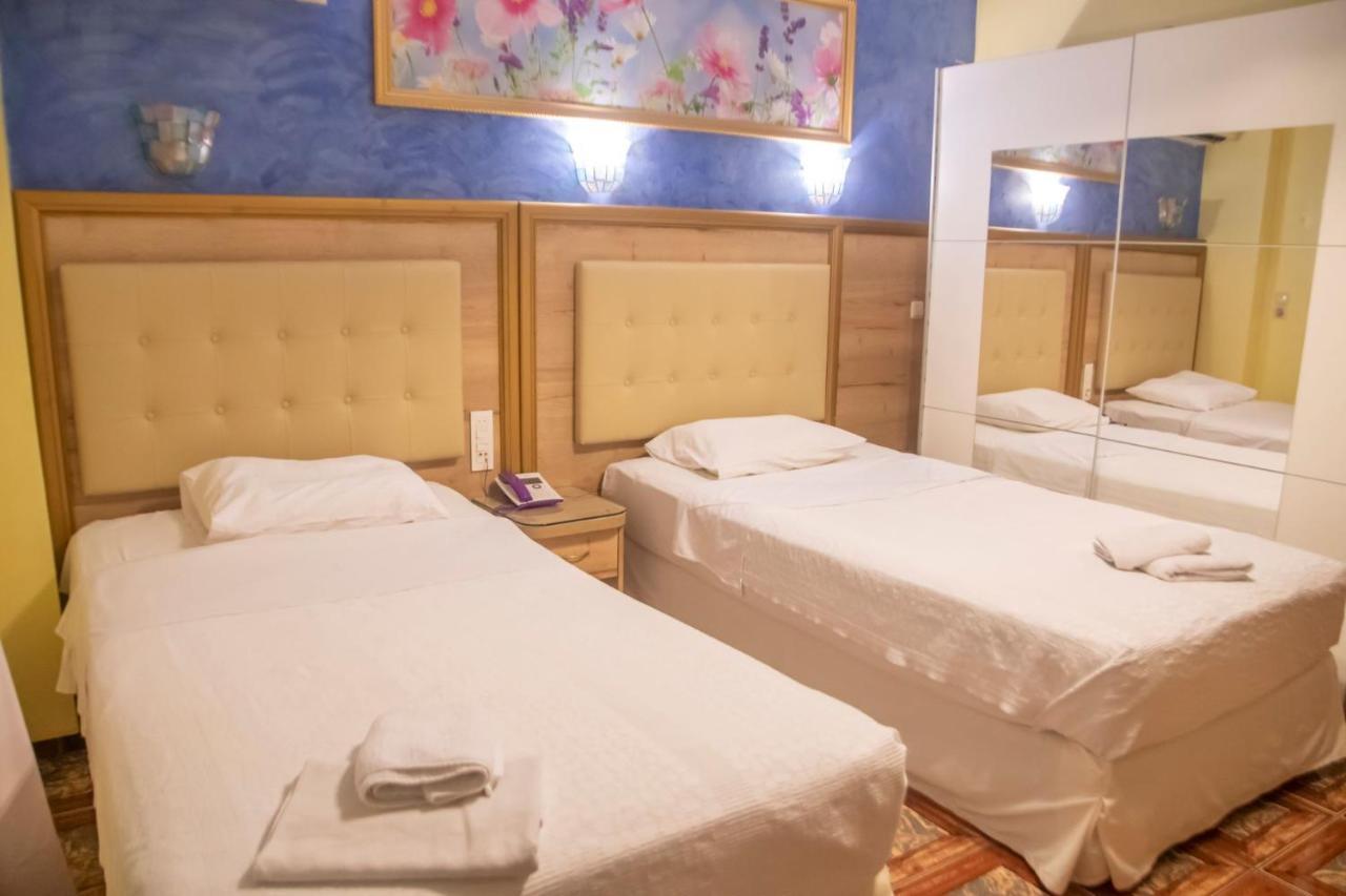 Hotel Astoria อีกูเมนิทซา ภายนอก รูปภาพ