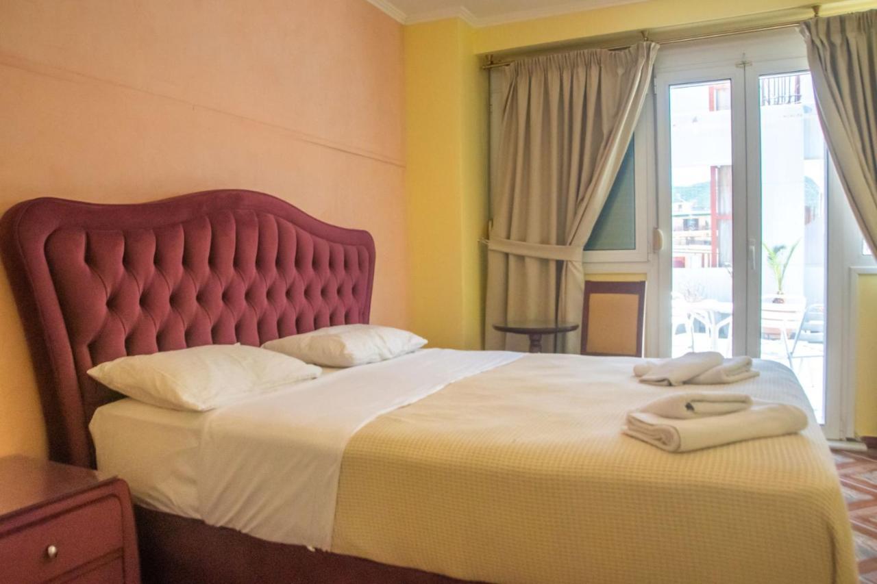 Hotel Astoria อีกูเมนิทซา ภายนอก รูปภาพ