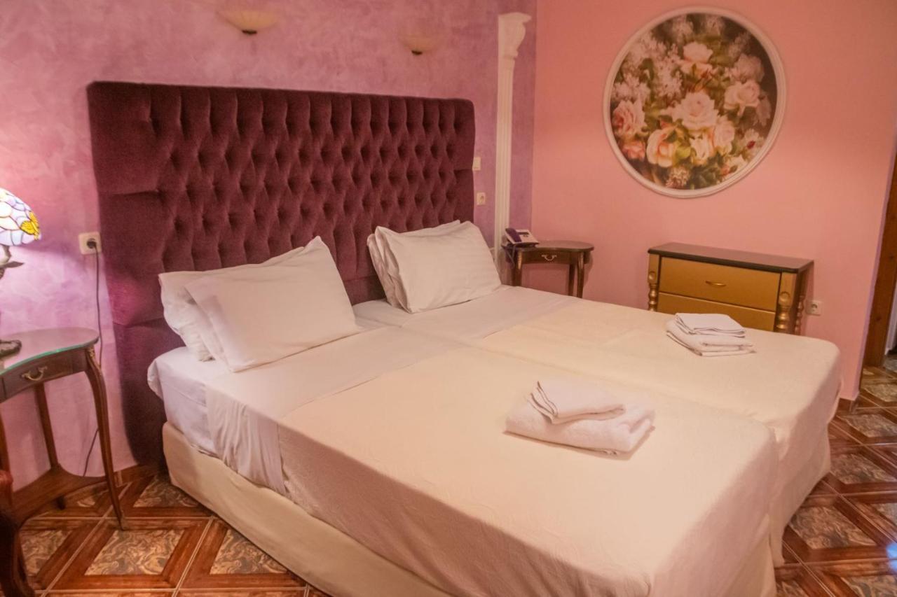 Hotel Astoria อีกูเมนิทซา ภายนอก รูปภาพ