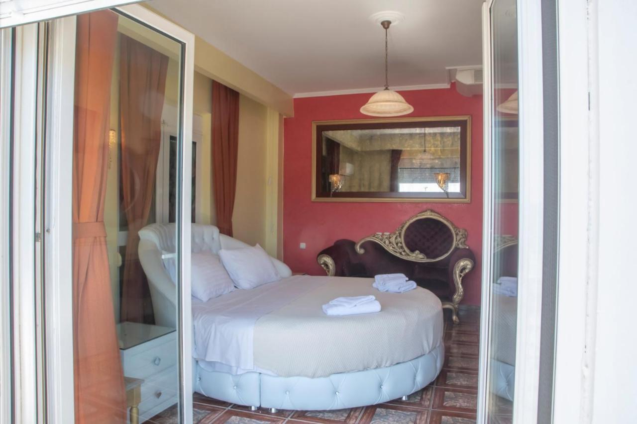 Hotel Astoria อีกูเมนิทซา ภายนอก รูปภาพ