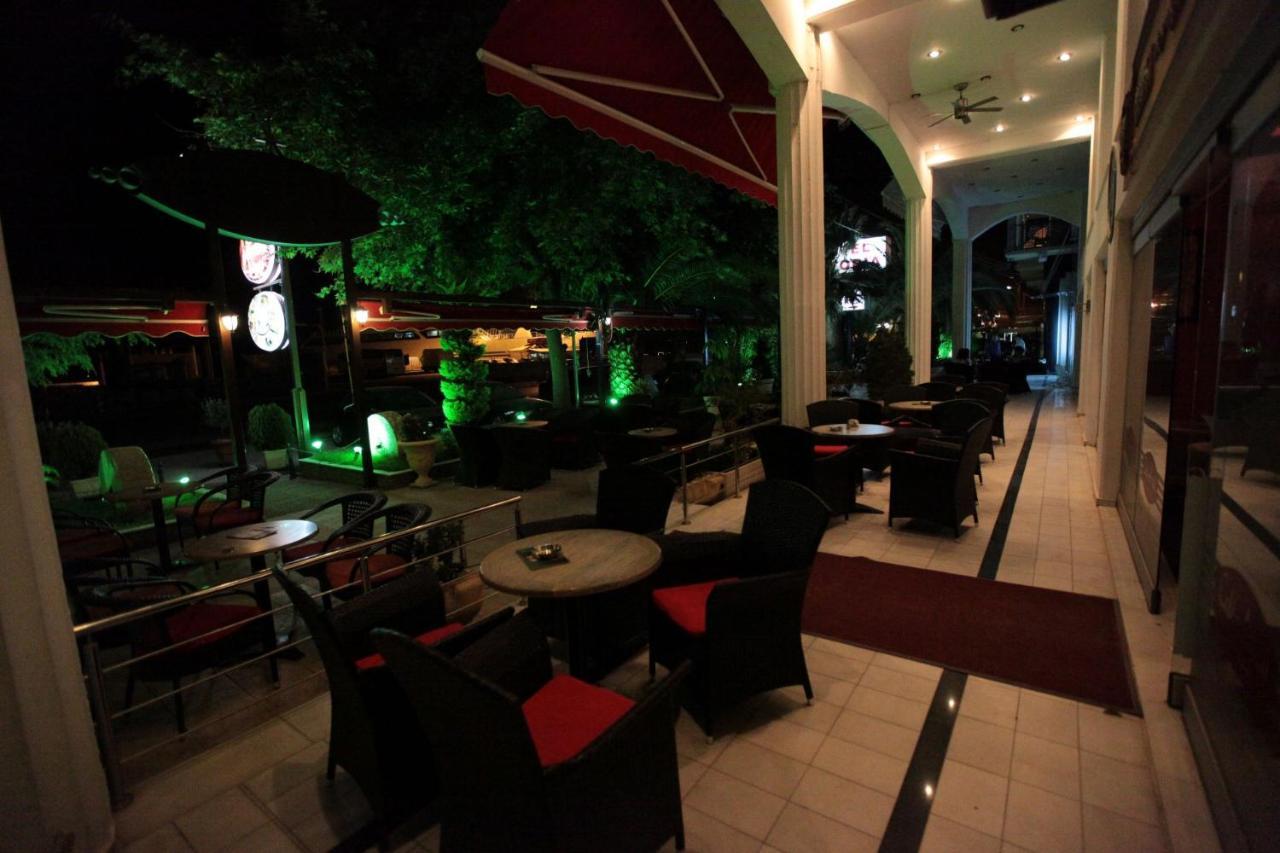Hotel Astoria อีกูเมนิทซา ภายนอก รูปภาพ