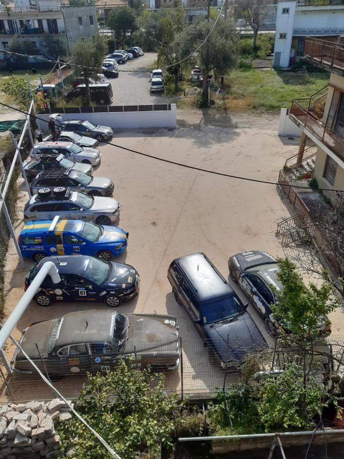 Hotel Astoria อีกูเมนิทซา ภายนอก รูปภาพ