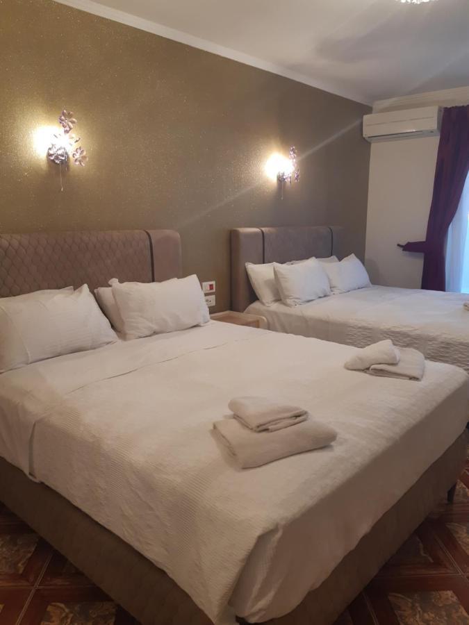 Hotel Astoria อีกูเมนิทซา ภายนอก รูปภาพ